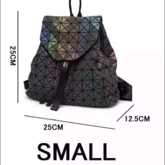 🔥😍 Light Reflective Backpack 😍🔥 - Picture 6 of 9